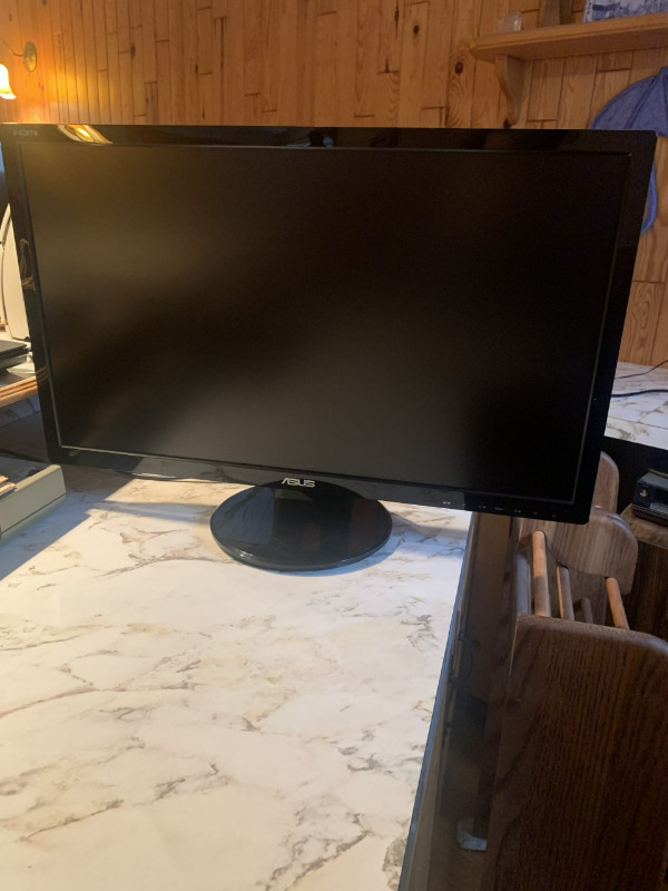 Grand ecran HDMI  gaming Large monitor HDMI dans Moniteurs  à Laval/Rive Nord - Image 2