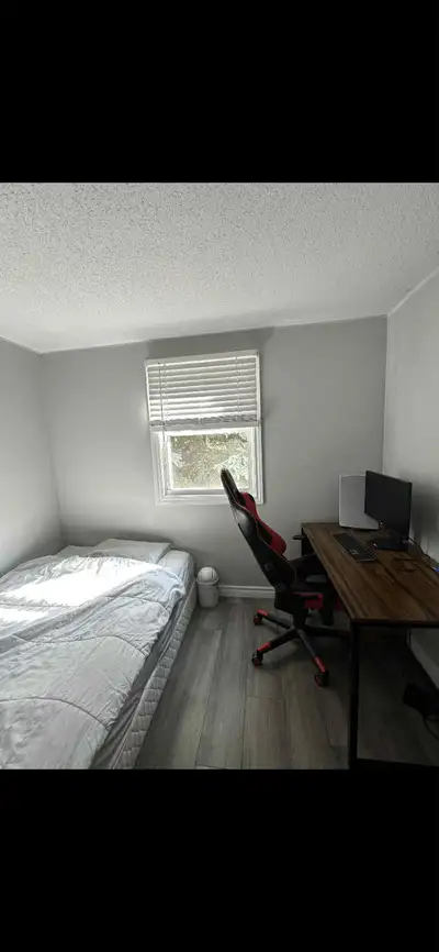Fully furnished room for rent in upper floor. Sept 1 move in