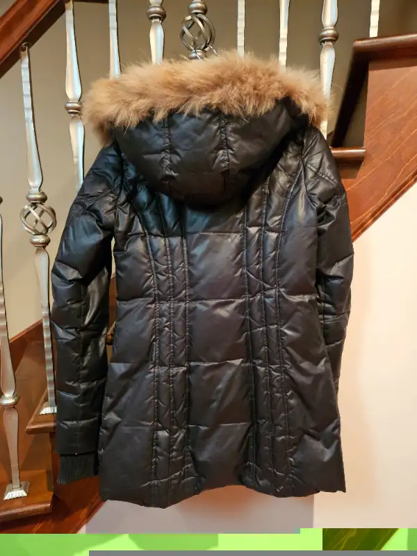 Winter Coat / Manteau d'hiver in Women's - Tops & Outerwear in City of Montréal - Image 4