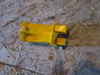 12 medium yellow nail on connectors for electric fence
