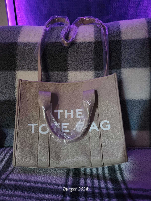 THE TOTE BAG  (purse) in Women's - Bags & Wallets in Mission