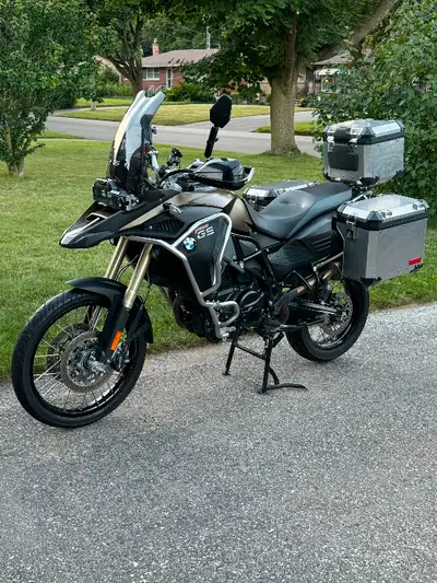 2016 BMW F 800 GS Adventure. in excellent condition c/w BMW panniers and tail box, Garmin Motorcycle...