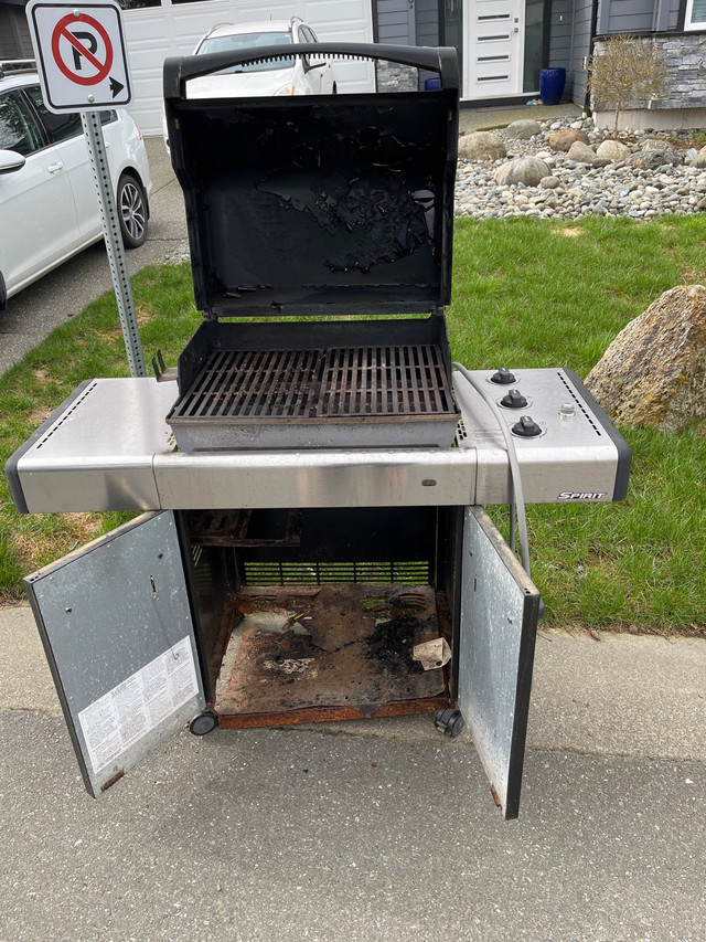 Free Natural Gas BBq in Other in Comox / Courtenay / Cumberland - Image 2