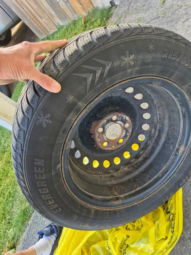 4 Evergreen Winter Tires and Rims 215/65/R16 in Tires & Rims in Oshawa / Durham Region - Image 2
