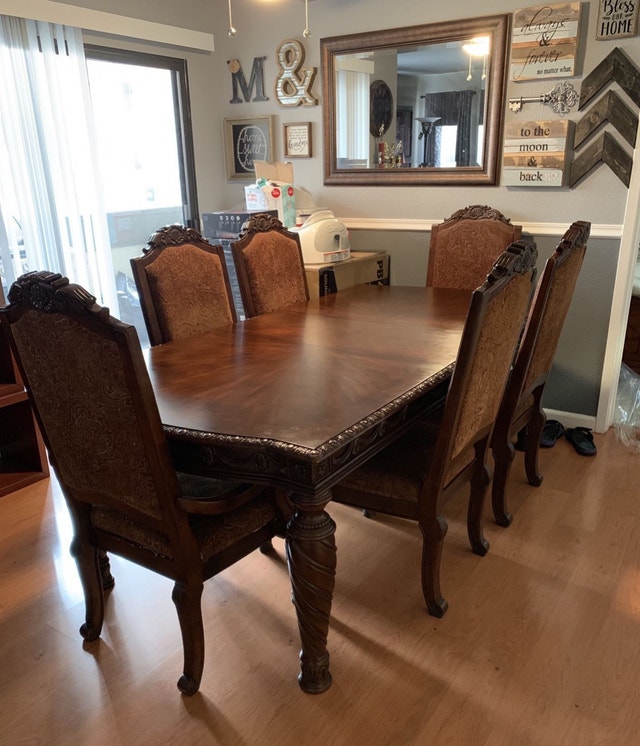 North Shore Dining Table and 8 Chairs Set + Center Extensions Dining