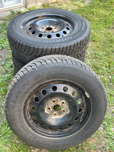 225/65/R17 Winter Tires on rims Lots of tread left Used 1 season with minimal miles