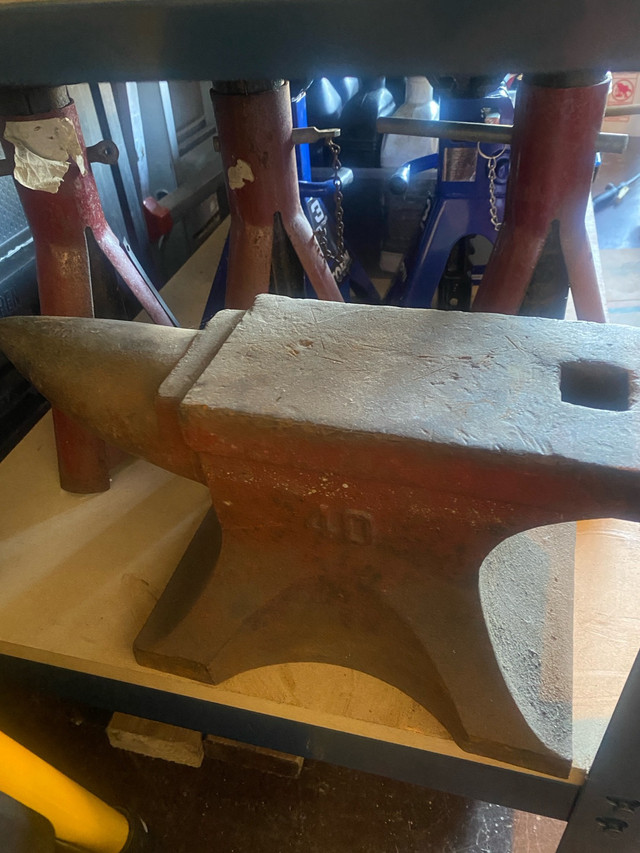 Antique Anvil in Hand Tools in Comox / Courtenay / Cumberland - Image 4