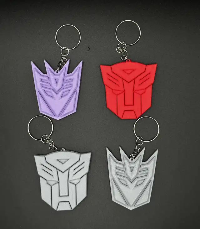 Transformers insignia keychain in Arts & Collectibles in Oshawa / Durham Region - Image 3