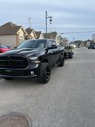 Je propose un service de transport fiable et sécurisé, idéal pour vos besoin de transports,livraison...