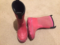 Rain boots size 7 toddler