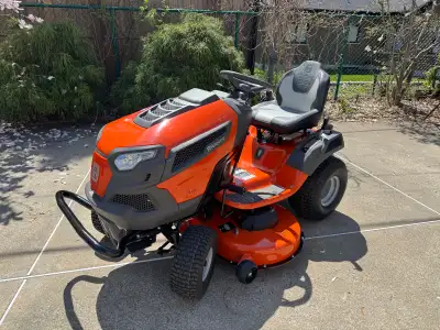 2025 Husqvarna TS 146 Tractor 46” Tracteur a Gazon, View more