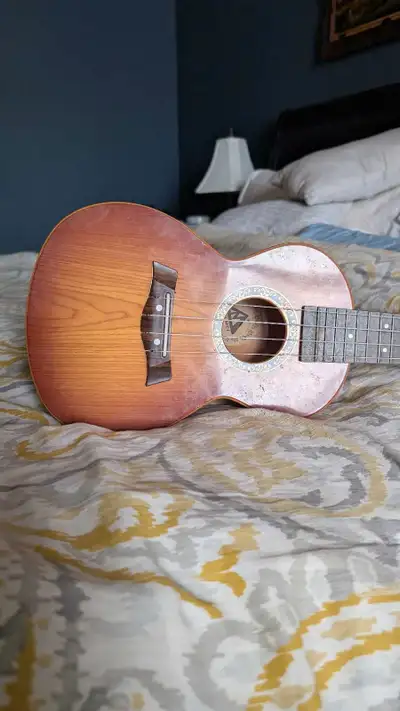 -Wow LUI- MEI UKELELE FCFS LIKE NEW, View more