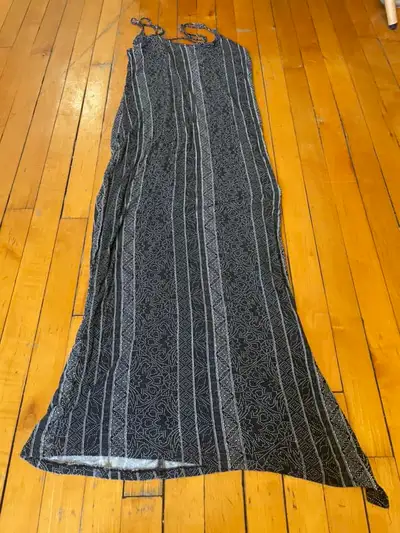 robe RIPE medium, View more