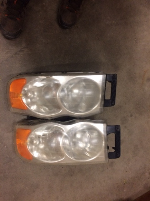 2003 Dodge Ram 2500 headlights in Auto Body Parts in Chatham-Kent