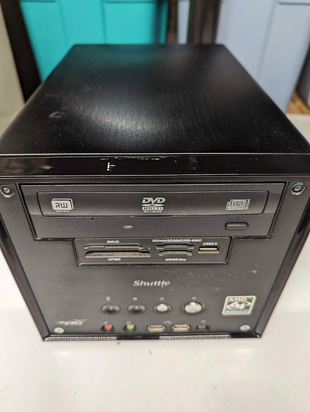 Shuttle xpc glamor s120g 4GB RAM dans Ordinateurs de bureau  à Ville d’Edmonton