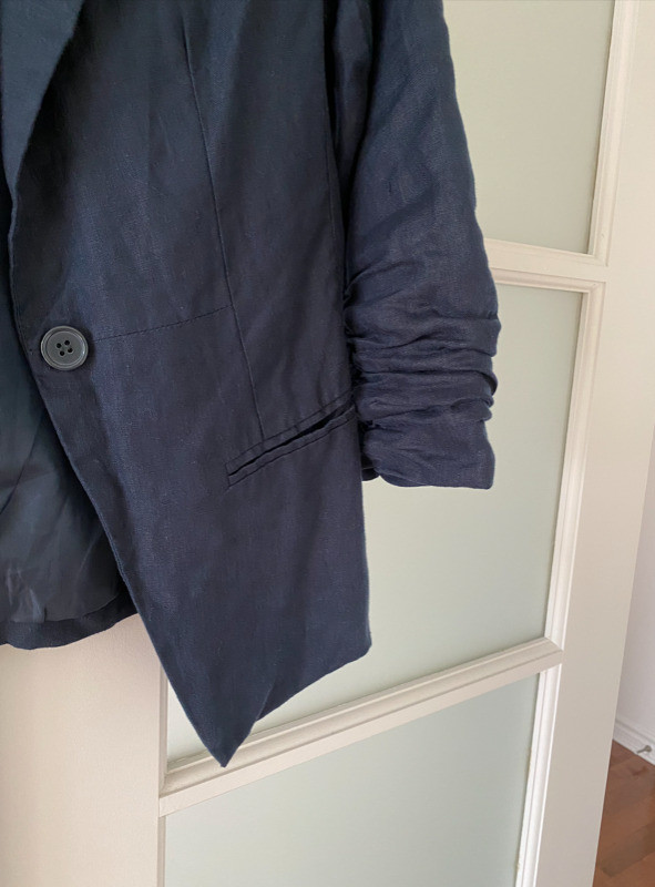 Veston en lin bleu marin, manches 3/4, veste, Small dans Femmes - Hauts et vêtements d'extérieur  à Laval/Rive Nord - Image 2