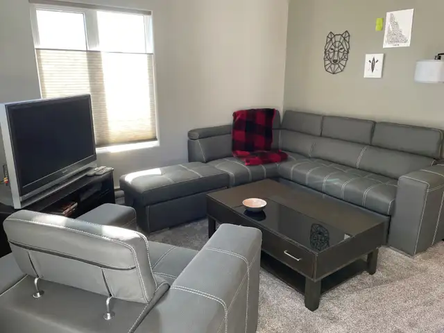 Fully Furnished 3 Bed 2 Bathroom Condo for Rent in Short Term Rentals in Whitehorse - Image 2