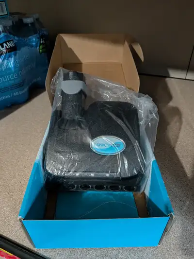 This RainbowMate Model RM-12 motorized power nozzle is in excellent condition and comes in its origi...