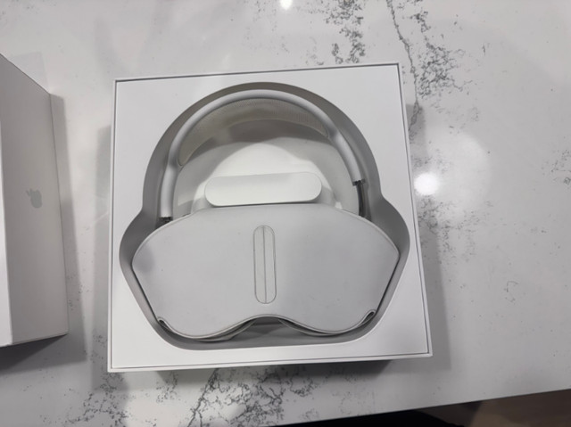 Apple AirPods Max (White) – Hardly Used, Box Included! in General Electronics in Cambridge - Image 2