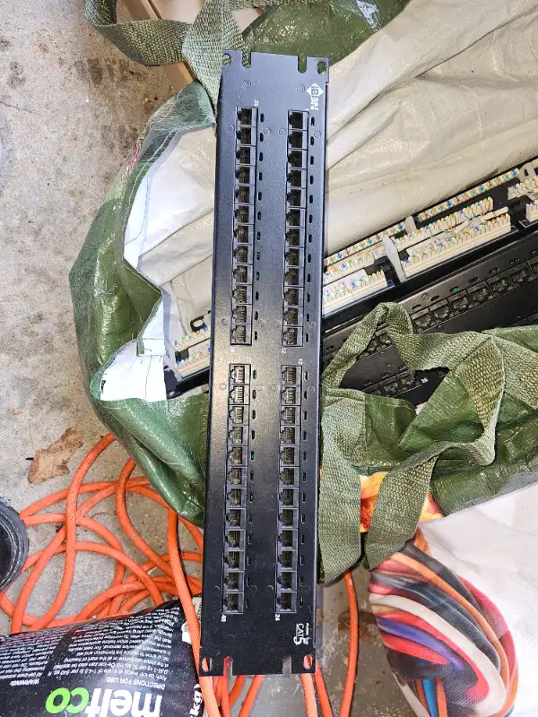 Belden, AMP Copper Patch Panels in Cables & Connectors in Markham / York Region - Image 6