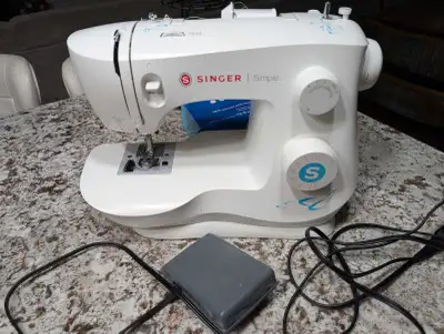 Like-New Singer 3337 Simple Sew Machine, View more