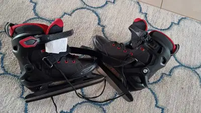 Size 7 brand new skates.