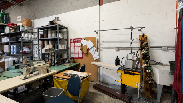 Flexible Office / Warehouse / Sewing Production / Near Airport in Commercial & Office Space for Rent in City of Toronto - Image 6