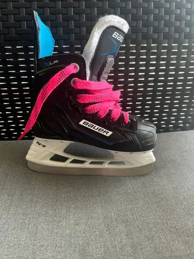 Youth hockey skates, View more