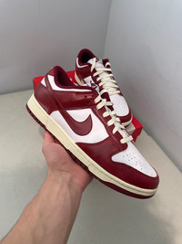 Nike dunk low vintage red size 11.5m (13w) brand new 100% authen