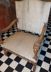 2 chaises antique 1880 Louis XIII 17 ème Siècle tissu d'origine