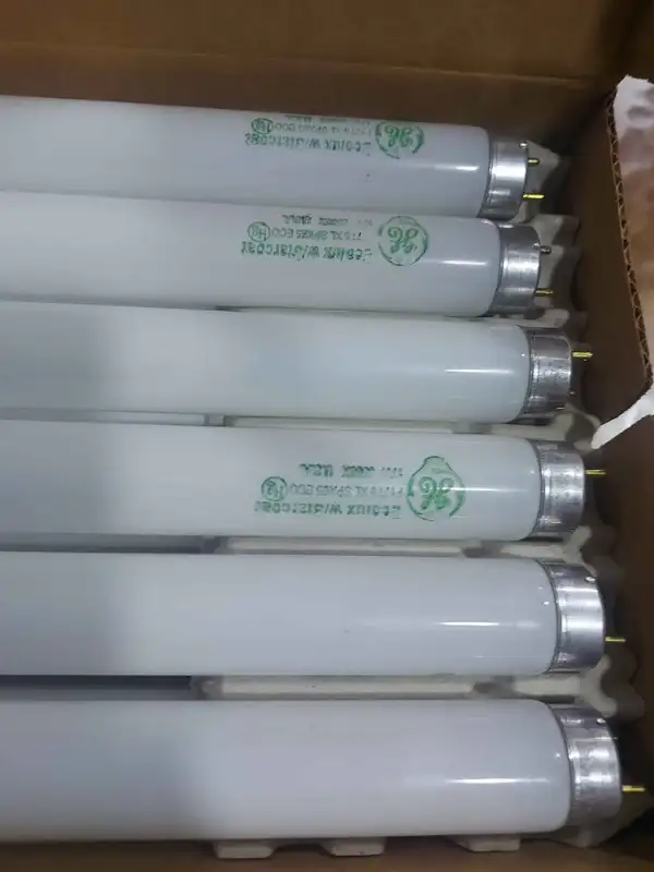 18 GE T8 17 Watt 2 ft 24 in Fluorescent Bulb Light Bulb $4 each in Indoor Lighting & Fans in Ottawa - Image 3