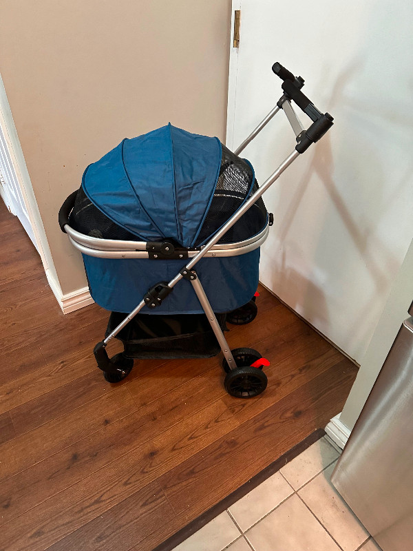 Brand new 2 in 1 dog stroller and car seat in Accessories in Brantford - Image 3
