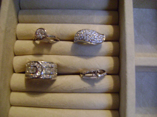 TAKE YOUR PICK OF BRAND NEW LADIES SIZE 6.5 RINGS IN ORILLIA in Jewellery & Watches in Barrie - Image 2