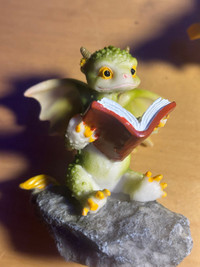 Dragon statue (mini figure)