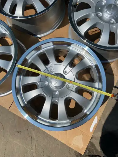 Full set of brand new 17 inch aftermarket chrome rims. Rims price is lowered due to minor defects. O...