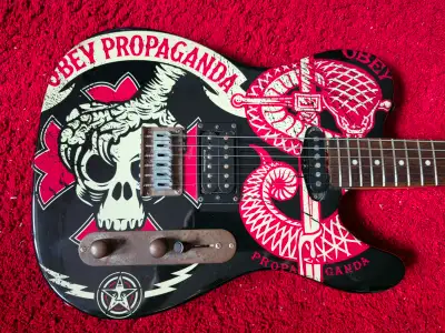 Squier Telecaster Obey Propaganda limited edition, View more