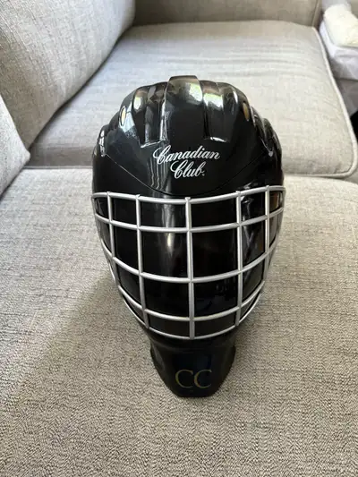 Vintage Canadian Club Hockey Goalie Mask Ice Bucket 8 1/2 x 7 plastic. In good condition $30.00 Pick...