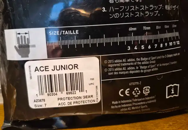 Adidas Ace Junior Goalkeeper Gloves - size 7 in Soccer in Mississauga / Peel Region - Image 5