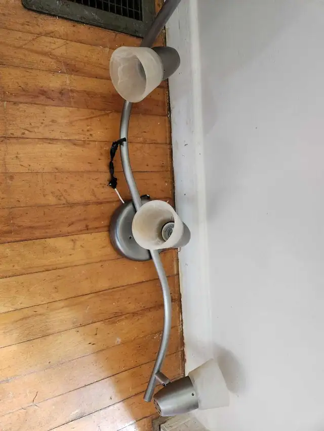 Wall Sconce in Indoor Lighting & Fans in Ottawa - Image 2