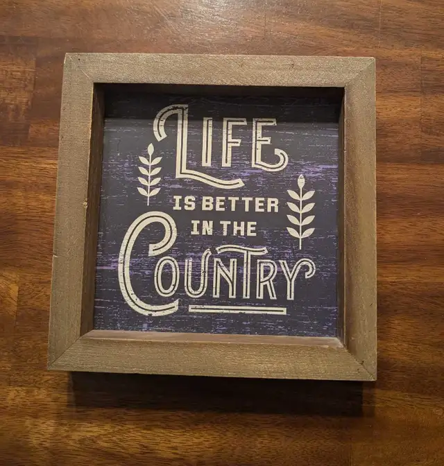 Wooden Home Decor - decorative basket, lamp, wall hangings/signs in Home Décor & Accents in Norfolk County - Image 4