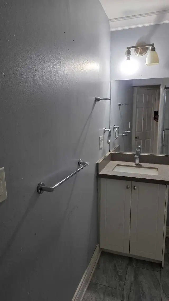 1 Bed Room apartment on Main floor in a House for Rent in Long Term Rentals in City of Toronto - Image 6