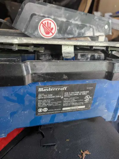 Mastercraft (Canadian Tire) wet tile saw. Works well for a low end unit. $69 or best offer. Text Rob...
