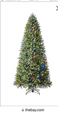 Gluckstein 9’ Pre-Lit Aspen Spruce Christmas Tree New Sealed