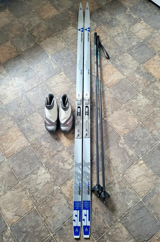 Cross Country Ski set - Womens 6.5 - 7 / Youth 5.5 - 6 in Ski in Winnipeg