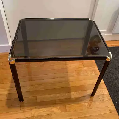 Table en vitre, View more