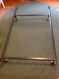 EXPANDABLE METAL BED FRAME