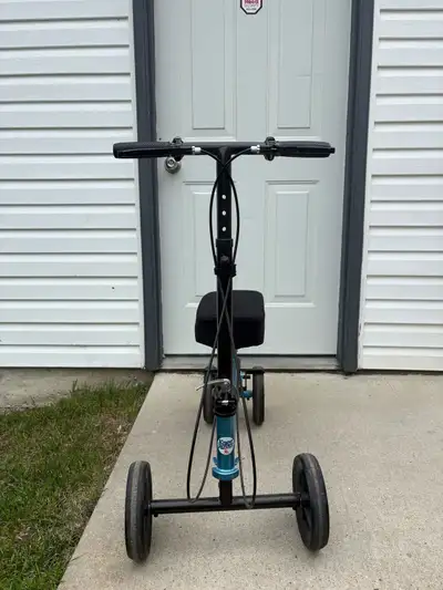 KneeRover Knee Scooter, View more