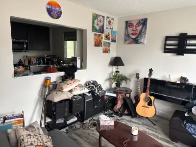 Looking for Room Mate