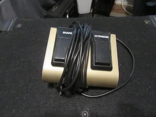 Behringer Ultrabass BX4500H 450-Watt Bass Amplifier  with Cab in Amps & Pedals in Ottawa - Image 5