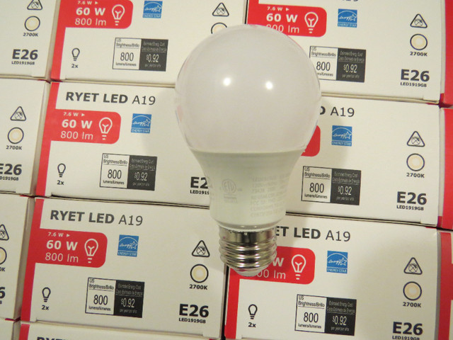 LED light bulbs 800 lumen in Indoor Lighting & Fans in City of Toronto